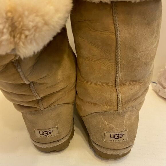 Ugg classic short 11.5” tall fur beige discoloration - Picture 2 of 8